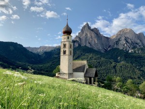 Church St Valentin, Alpe di Suisi, Dolomites, Italie